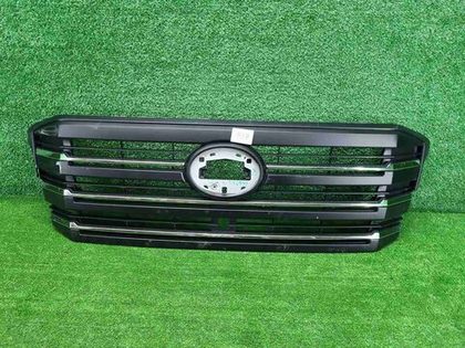 Решетка радиатора Toyota Land Cruiser 300 (21-нв)