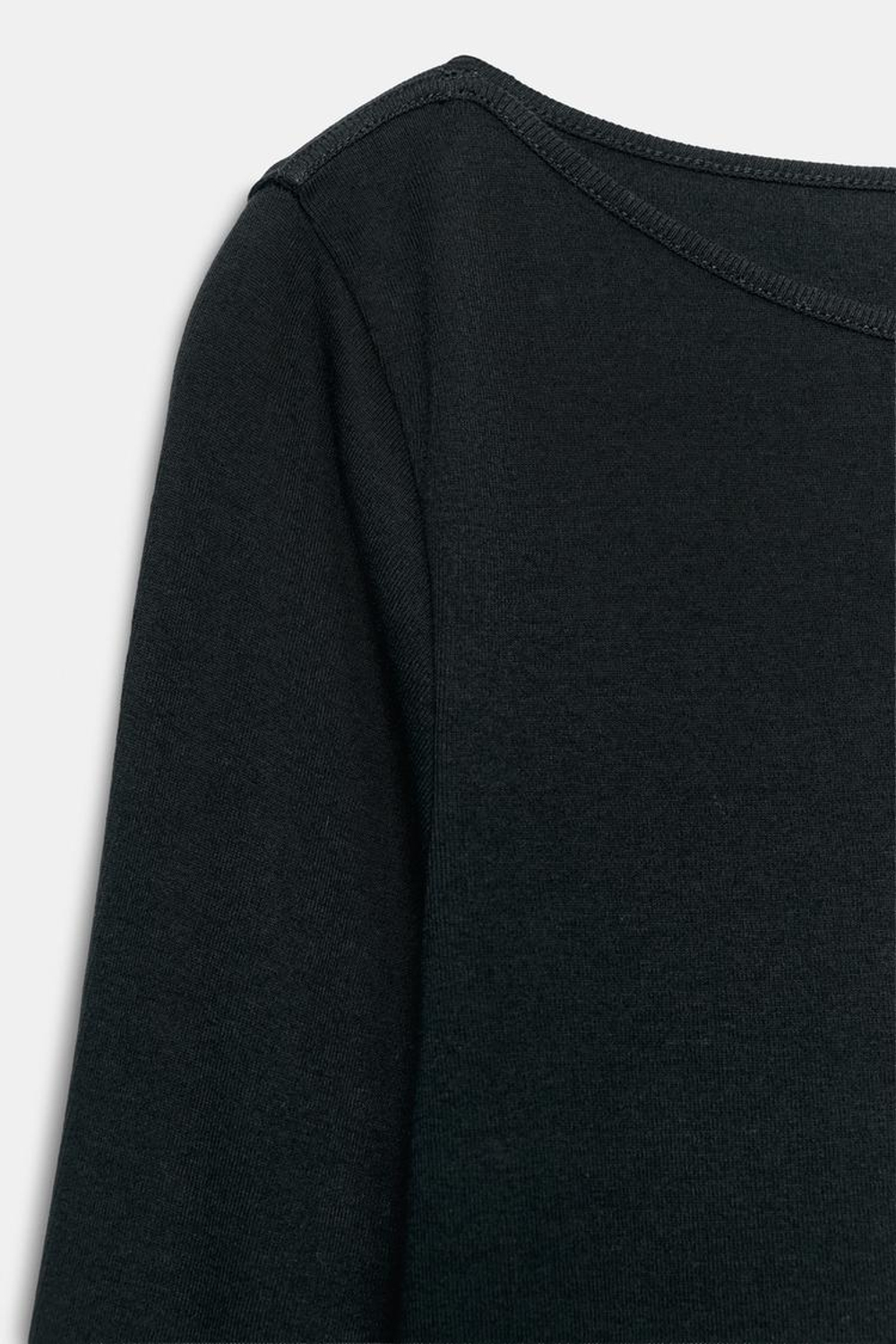 ZARA ФУТБОЛКА С ВЫРЕЗОМ «ЛОДОЧКА», ЧЕРНЫЙ