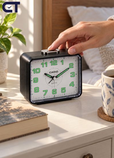 CASIO TQ-218-1B настольные часы-будильник — белый циферблат и повтор сигнала