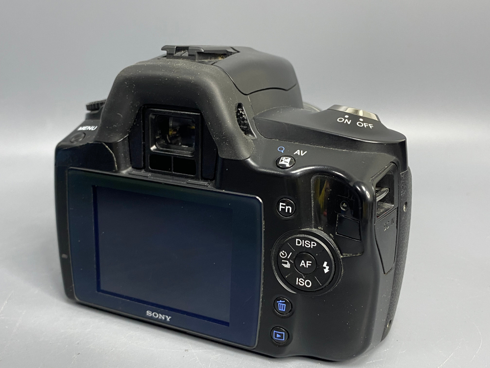 Sony A230 Kit 18-55mm DT SAM 12.306 кадров