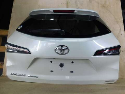 дверь задняя Toyota Corolla ZWE214 NRE210