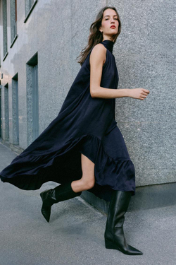 ZARA ПЛАТЬЕ МИДИ ХАЛТЕР С ВОЛАНОМ СНИЗУ, МОРСКОЙ СИНИЙ