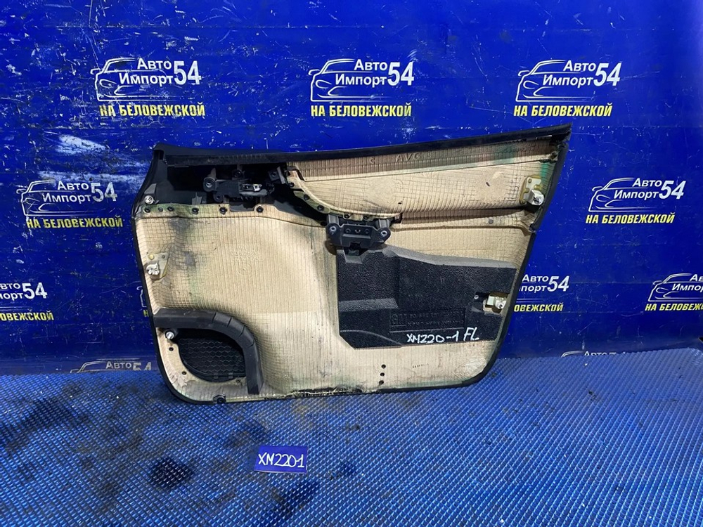 Обшивка двери SUBARU TRAVIQ 2003