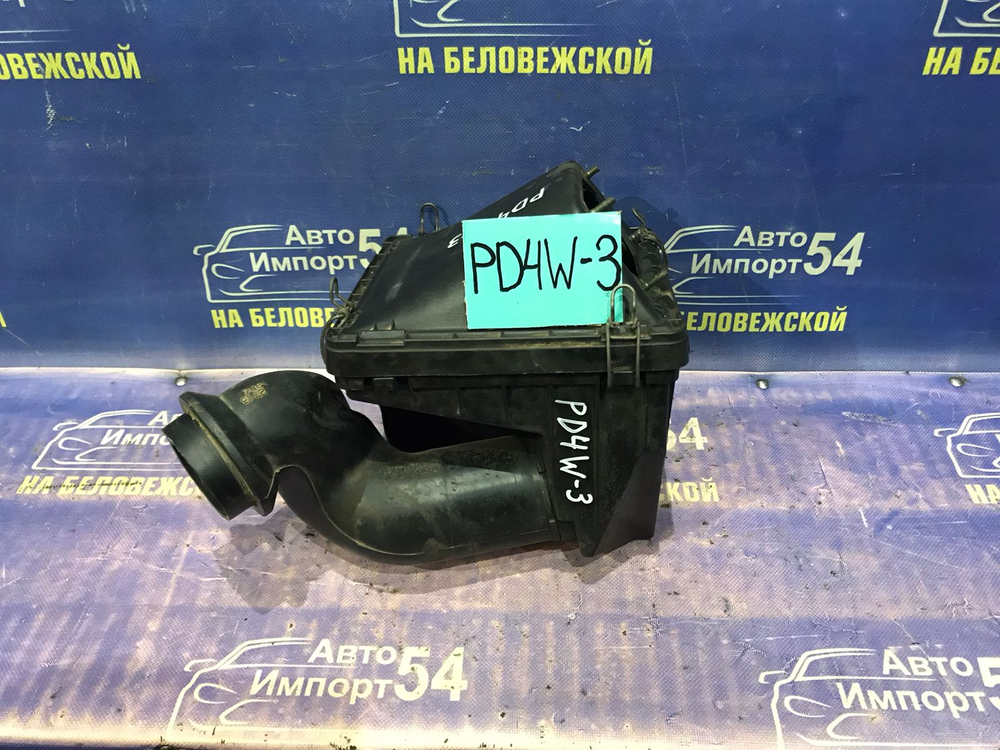 Корпус воздушного фильтра MITSUBISHI DELICA 1994-1997