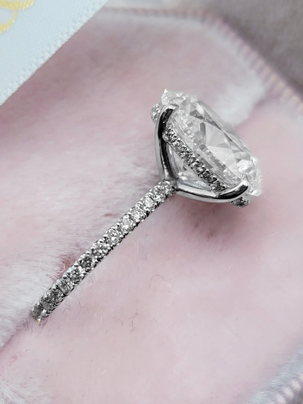 Кольцо с бриллиантом овал 5 ct