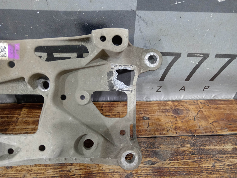 Кронштейн КПП траверса Audi A4 (B9) 15-нв Б/У Оригинал 8W0399262AP
