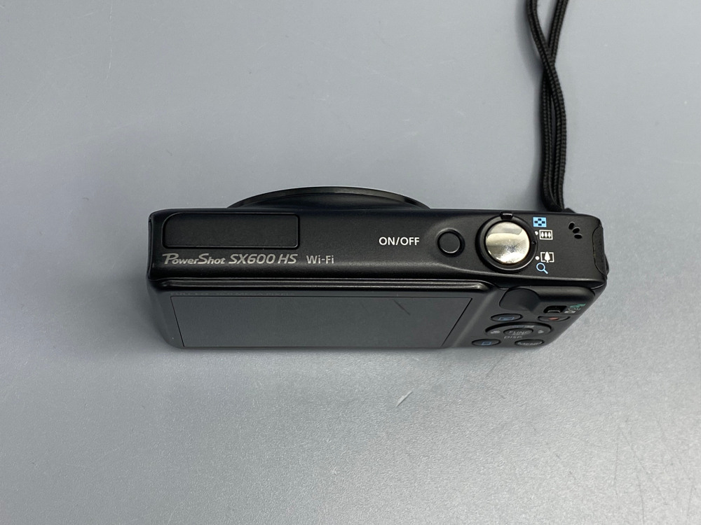 Canon PowerShot SX600 HS — желтит половина экрана