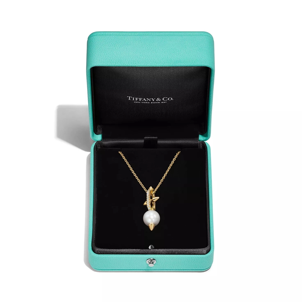 Подвеска из жёлтого золота 18к с жемчугом и бриллиантами, Tiffany 💠 Titan by Pharrell Williams-  В наличии