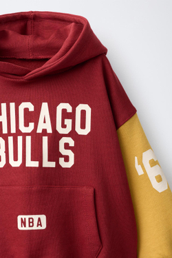 ZARA ХУДИ КОЛОРБЛОК NBA — CHICAGO BULLS, КРАСНОВАТЫЙ
