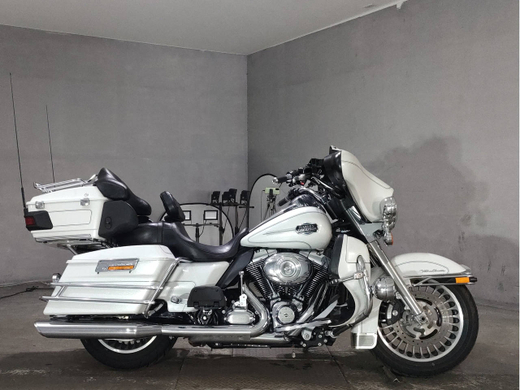 Harley-Davidson Electra Glide FLHTCU 1690 2011