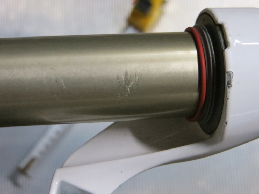 Вилка амортизационная Rock Shox Reba SL Dual Air