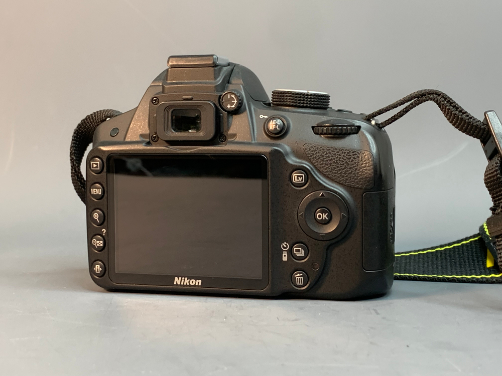 Nikon D3200 kit 18-55mm 3.5-5.6G VR 4.264 кадров