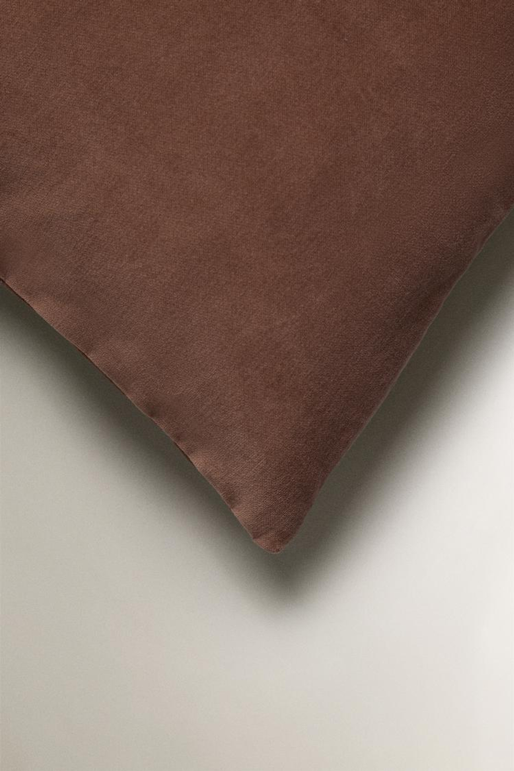 ZARA HOME БАРХАТНЫЙ ЧЕХОЛ ДЛЯ ДЕКОРАТИВНОЙ ПОДУШКИ, ПУДРОВО-РОЗОВЫЙ
