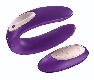 Фиолетовый вибратор для пар Satisfyer Double Plus Remote с пультом ДУ (Цвет: фиолетовый)