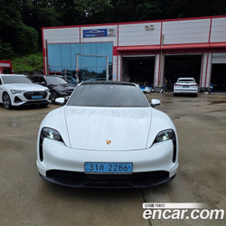 Porsche Taycan Base — 2022
