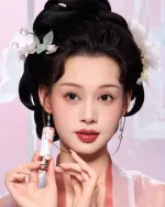Блестящая помада Flower Knows Butterfly Cloud Collar Glossy Lipstick - C09 Camellia