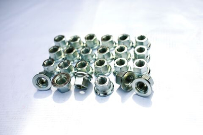 Гайка колеса газель м18*1,5 (24шт).