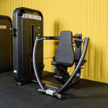 E7008 Жим от груди вертикальный. Стек 110 кг