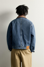 ДЖИНСОВАЯ КУРТКА С КОНТРАСТНОЙ ОТДЕЛКОЙ И ПАТЧЕМ FRUIT OF THE LOOM™ — ZARA