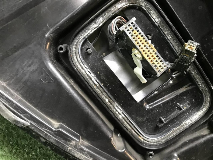 Фара правая Mercedes E W213 (2020-2023) LED