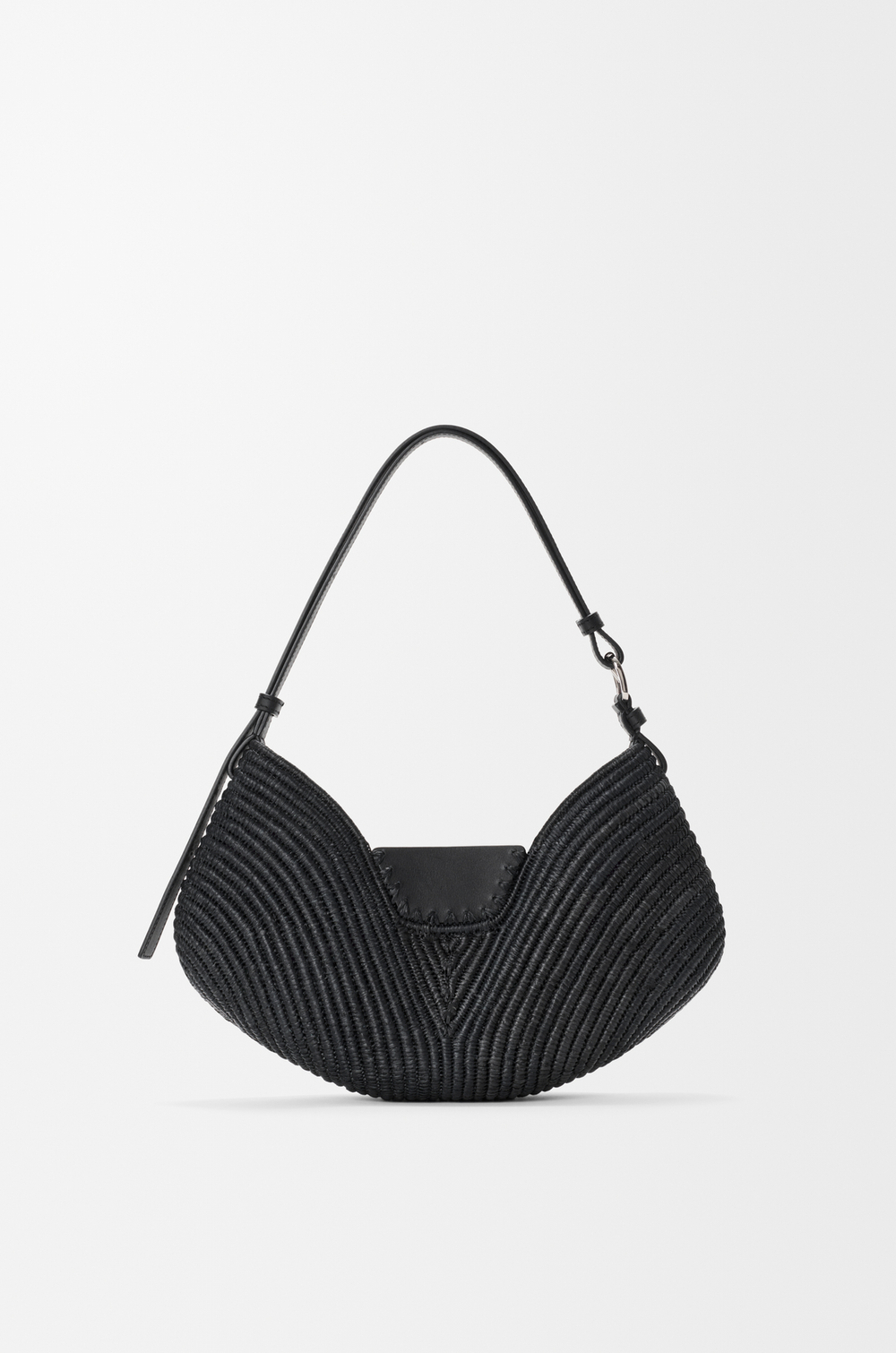 Loewe Сумка среднего размера Swing из рафии и телячьей кожи, черный