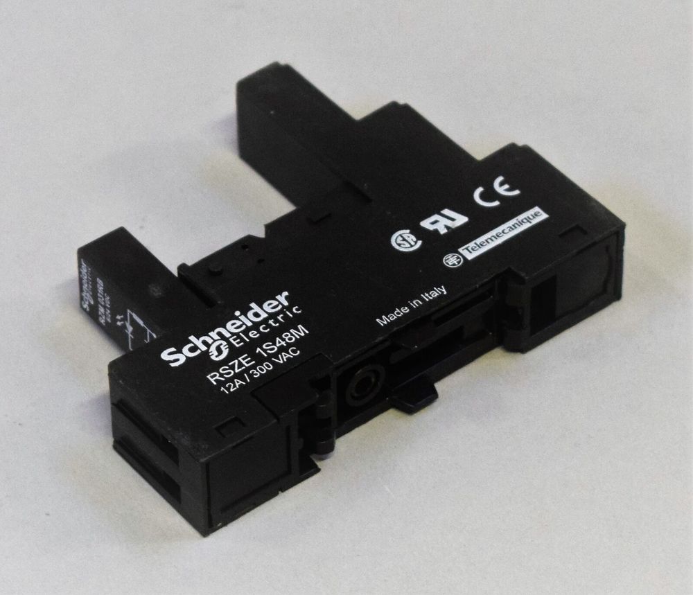 Б/у SCHNEIDER ELECTRIC RSZE1S48M Б/у SCHNEIDER ELECTRIC RSZE1S48M