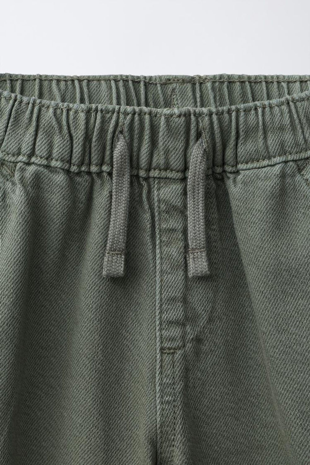 ZARA ДЖИНСЫ BAGGY ИЗ САРЖИ, ЗЕЛЕНЫЙ