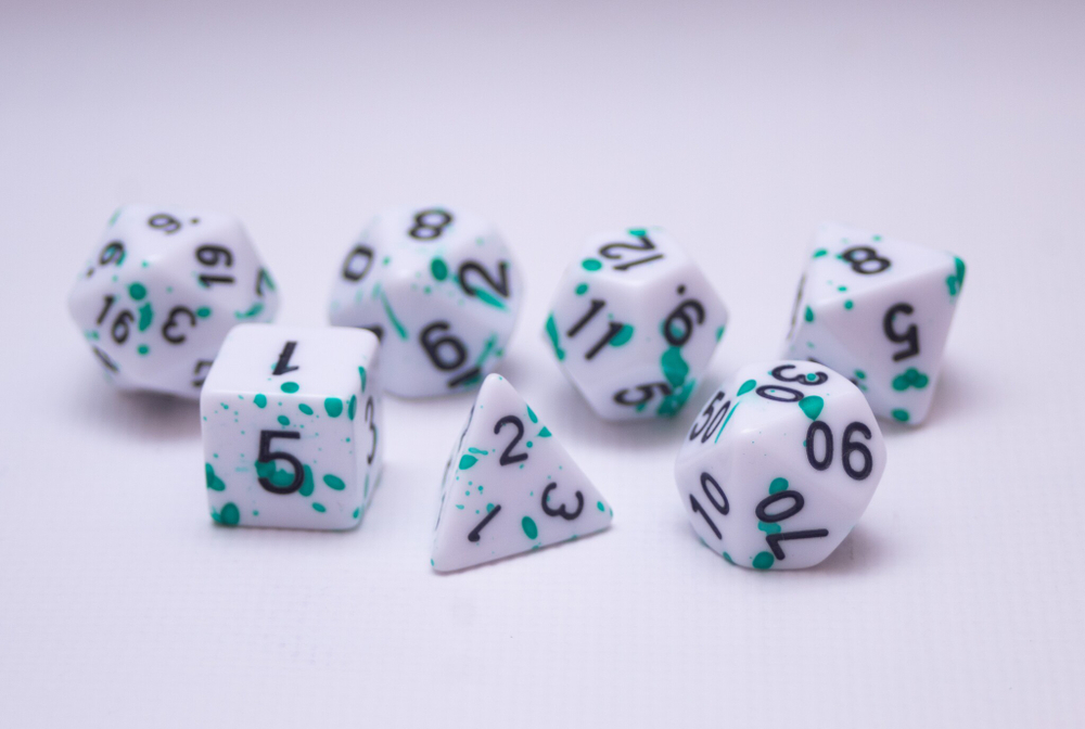 Многоцветыный набор кубиков для D&D зеленые брызги