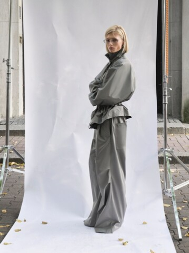 «Air jacket» Ветровка с драпировкой на молнии.