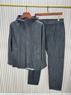 Джинсовый костюм Kiton