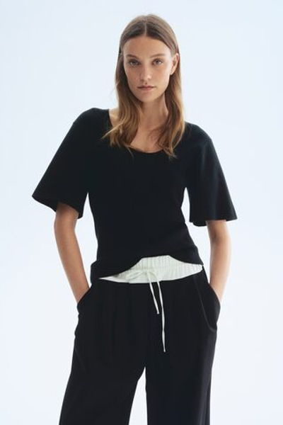 Тонкая вязаная футболка - H&M