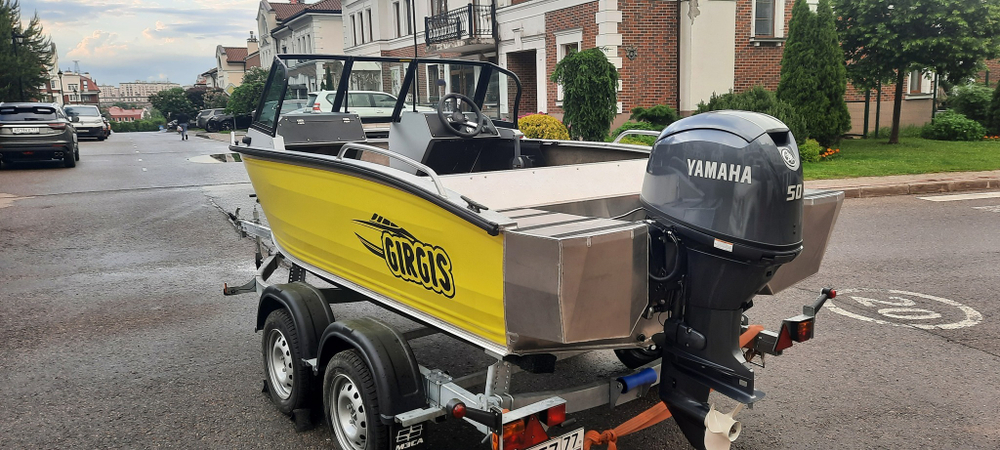 Готовый комплект: Лодка Гиргис 440 ФИШ + мотор Yamaha F50LETL. Новый.