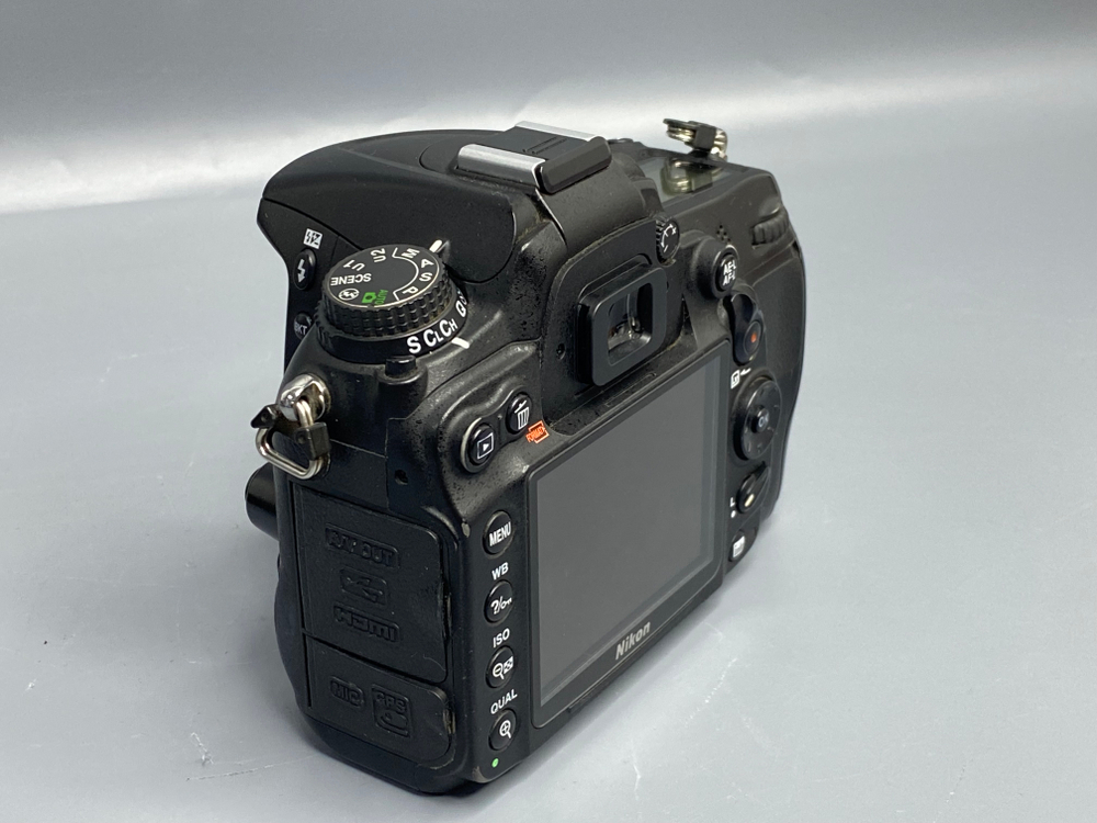 Nikon D7000 Body — 30 100 кадров