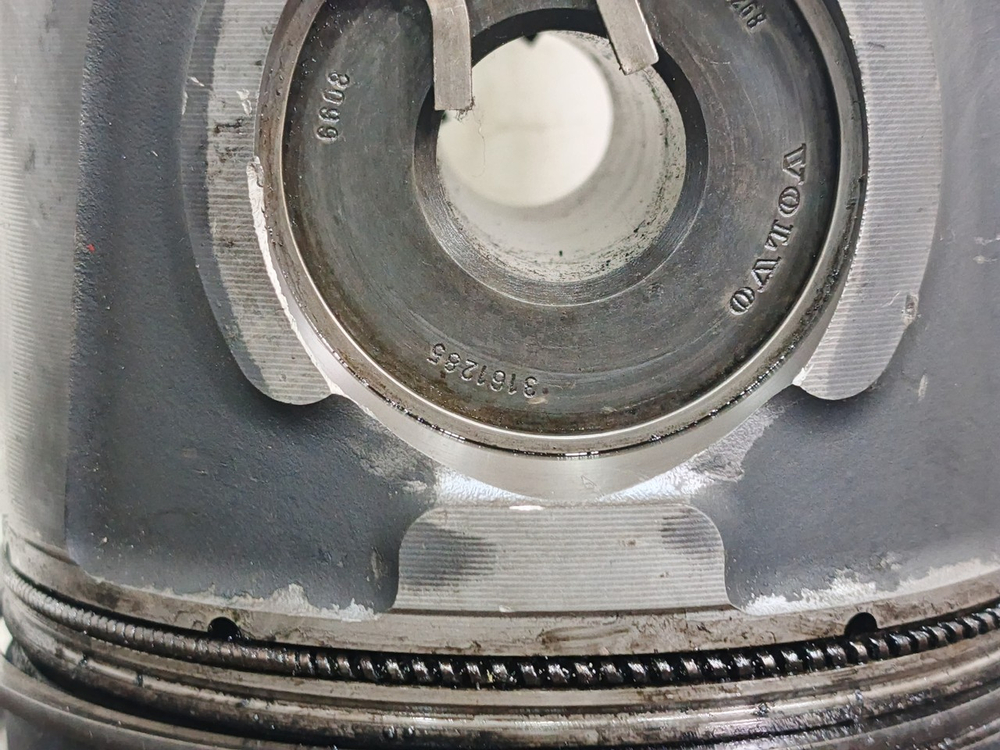 Поршень D9B
