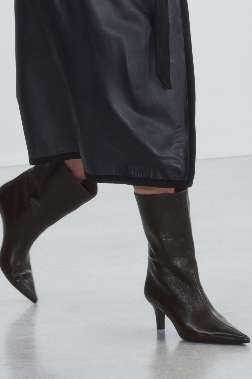 ZARA КОЖАНЫЕ БОТИЛЬОНЫ НА КАБЛУКЕ, КОРИЧНЕВЫЙ