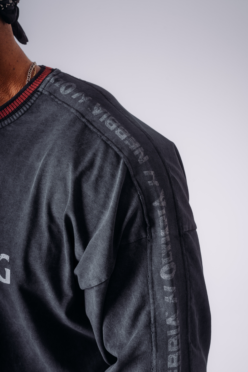 Лонгслив NEBBIA x Olympia Long Sleeve T-Shirt 952 Черный