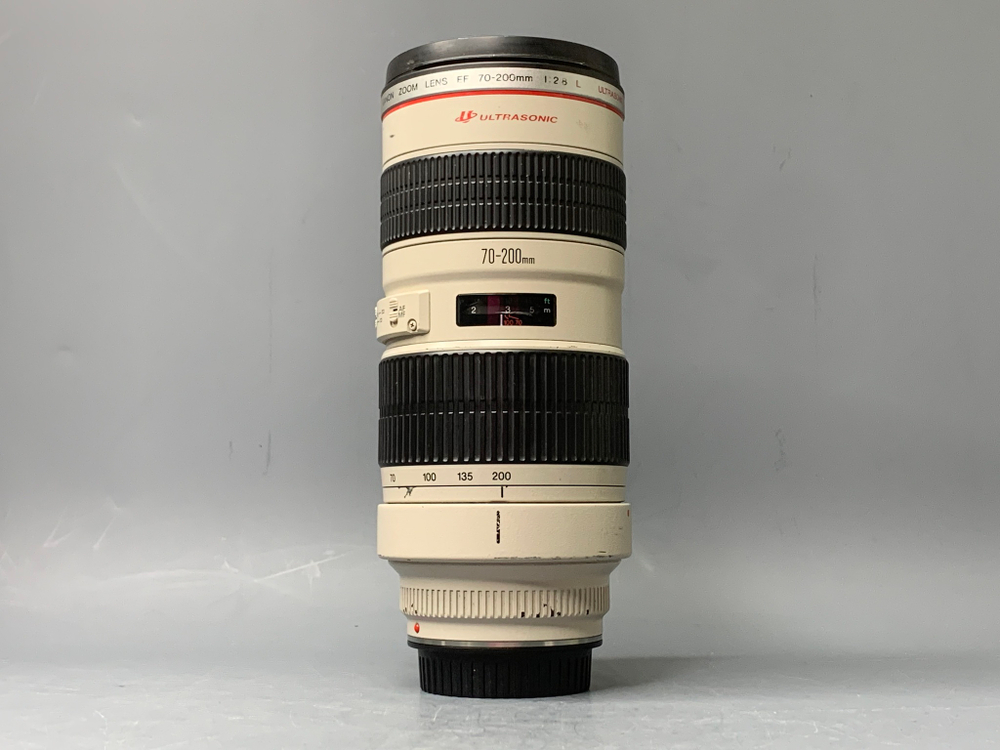 Canon EF 70-200mm 2.8L USM небольшая царапина на передней линзе