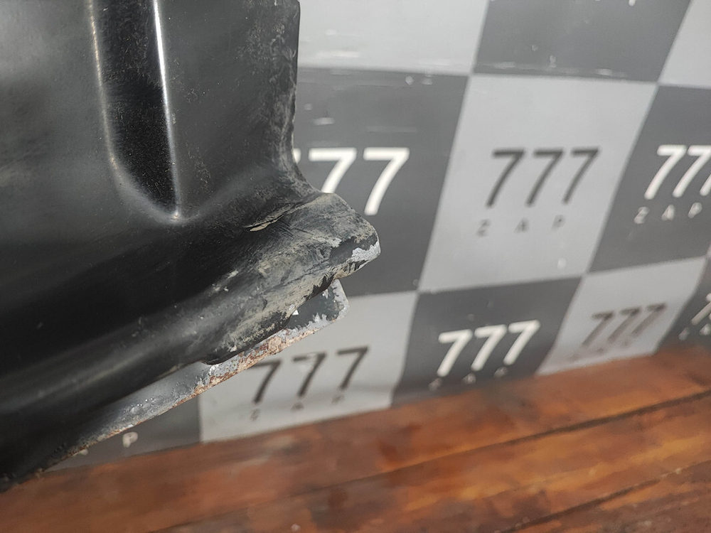 Панель задняя Volkswagen Touareg 2  Б/У Оригинал 7P6813233