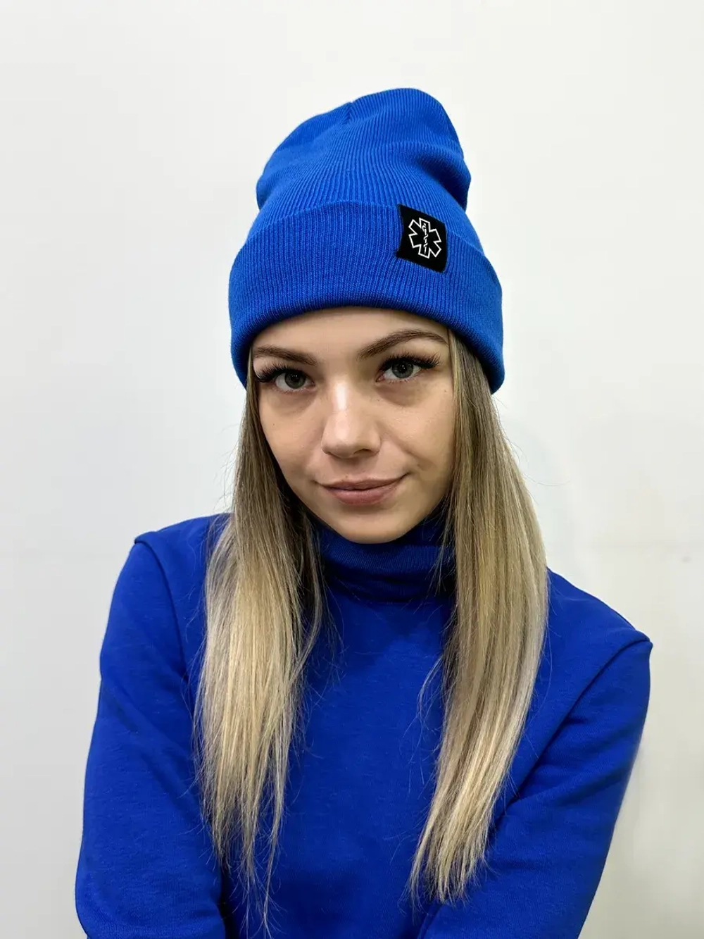 Шапка со снудом Скорая помощь
