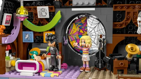 Конструктор LEGO Wednesday 76781 Комната Уэнздей и Энид