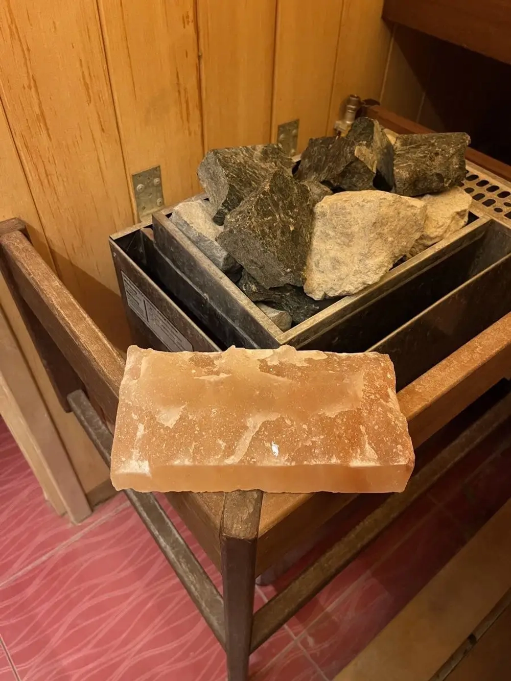 Кирпич из гималайской соли рваный 1шт