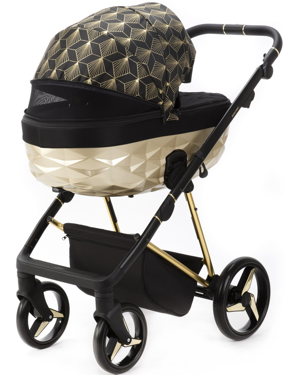 Детская коляска Adamex Quantum Star 3 в 1 Q-STAR58 (ЧЕРНЫЙ+ЗОЛОТОЙ ОРНАМЕНТ+ЗОЛОТО ДНО+ЗОЛОТО РАМА)