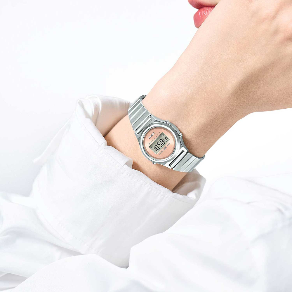 Часы Casio LA700WE-4A