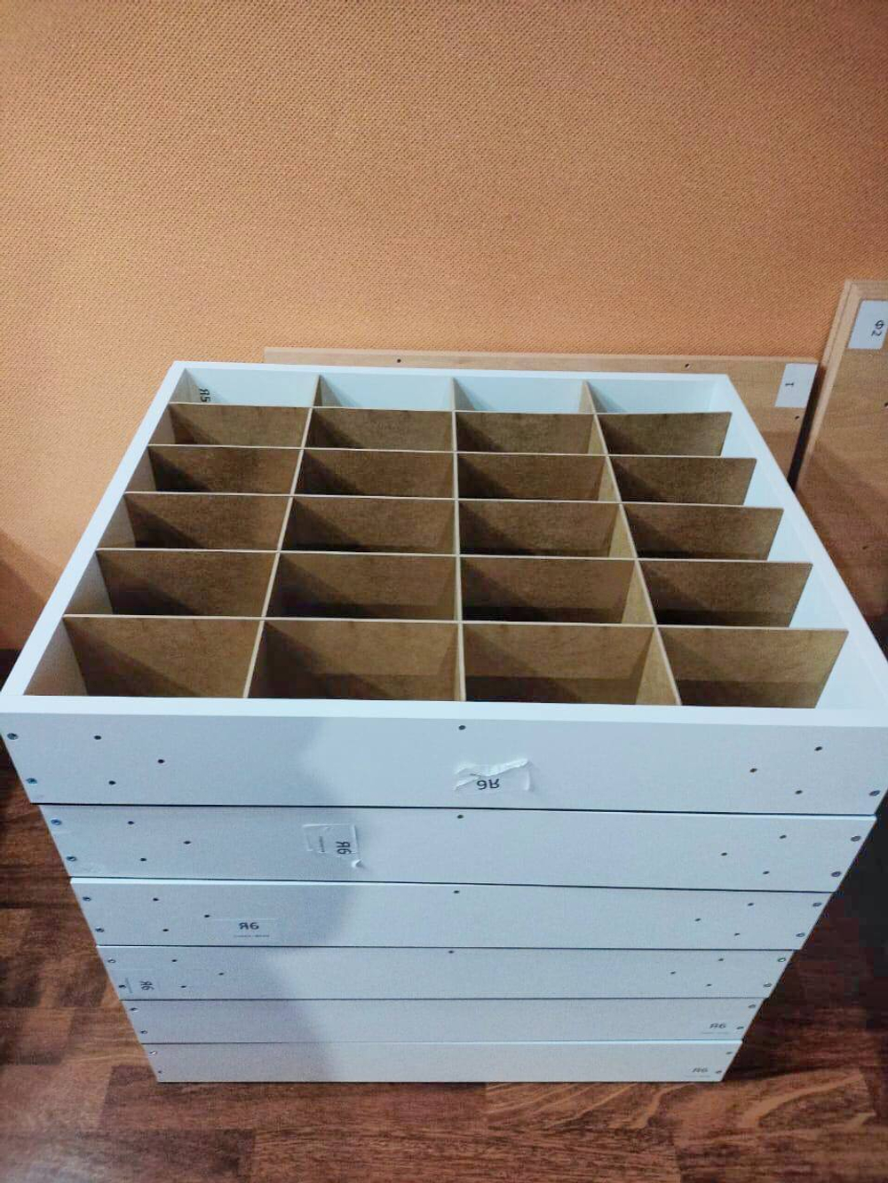 700х600 J-Box "Лоден" НА ЗАКАЗ