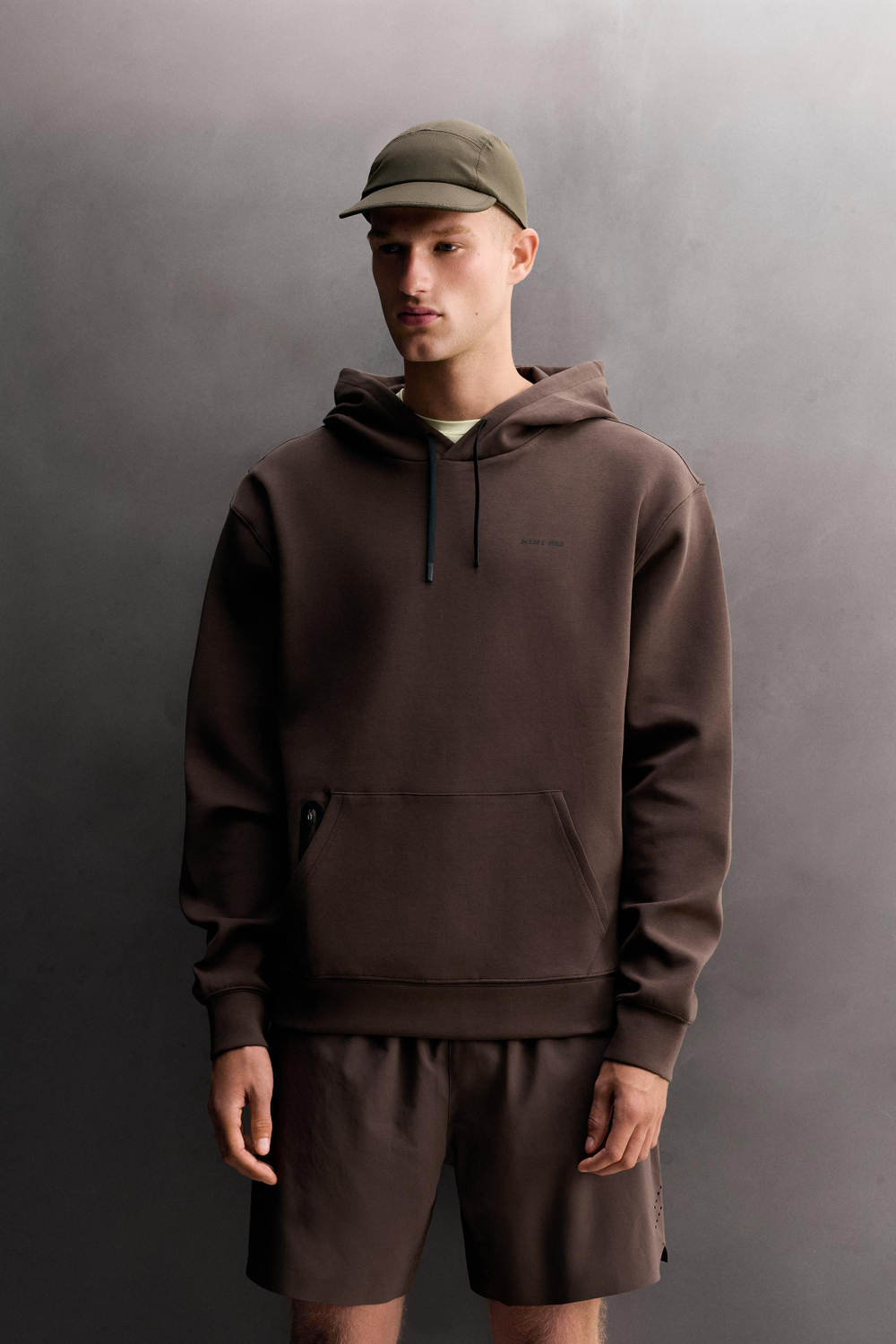 ТЕХНОЛОГИЧНОЕ ХУДИ — ZARA