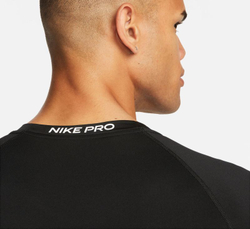 Термобелье Nike Pro Dri-FIT Tight Short-Sleeve Fitness Top