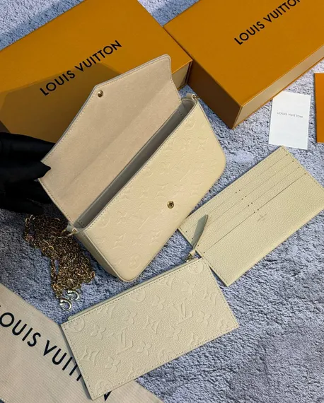 Клатч Louis Vuitton Felicie кремовый