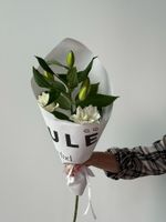 Кулек из пионовидной лилии