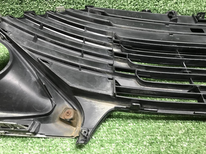 Решетка переднего бампера Toyota Camry xv50 14-17