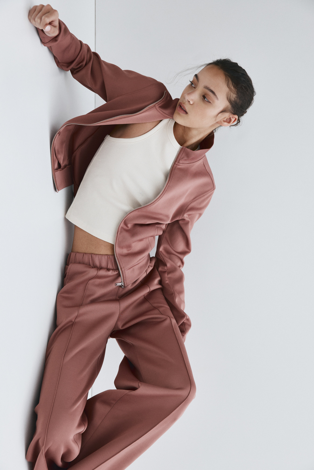 Брюки без застёжки со стрелками спереди - H&M